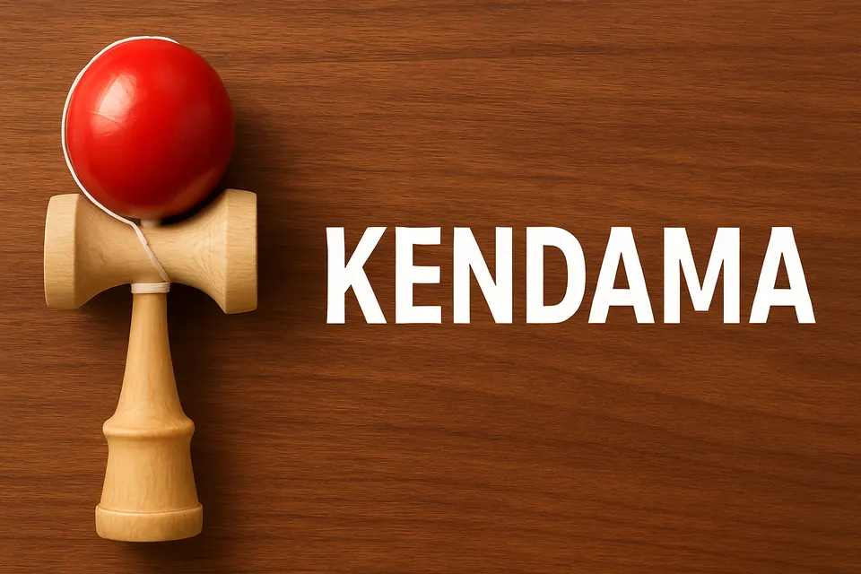Kendama de madeira com bola vermelha presa por um cordão